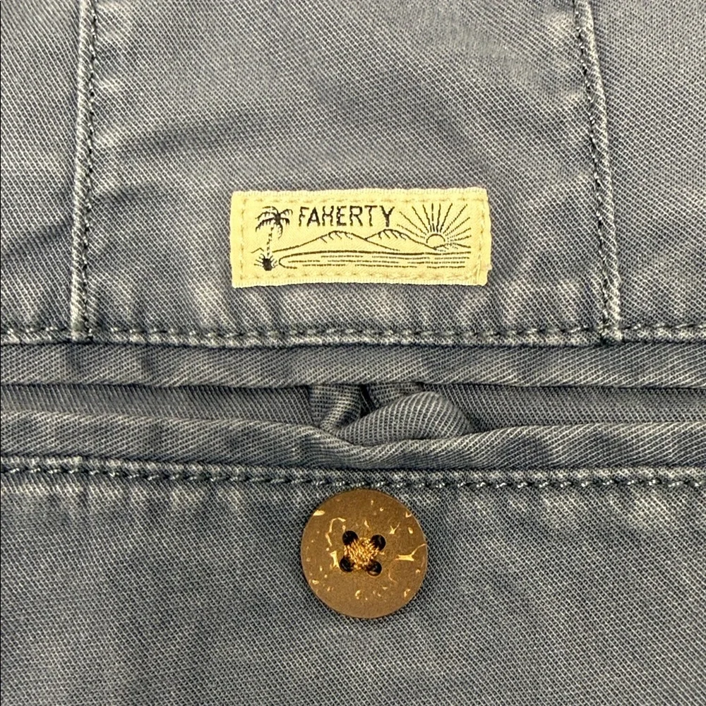 Faherty washed navy blue shorts. Size 42. GUC.